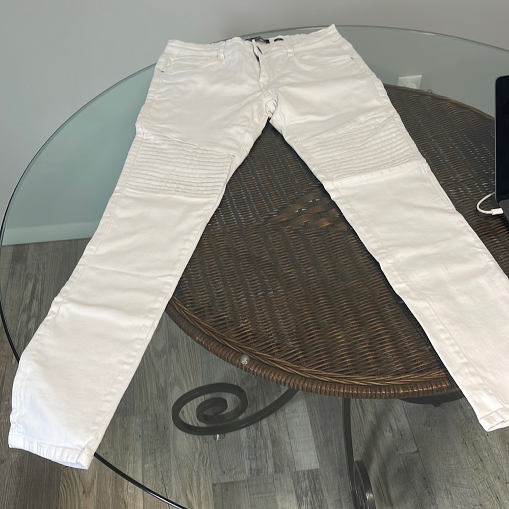 Never worn white olgyn jeans size 33